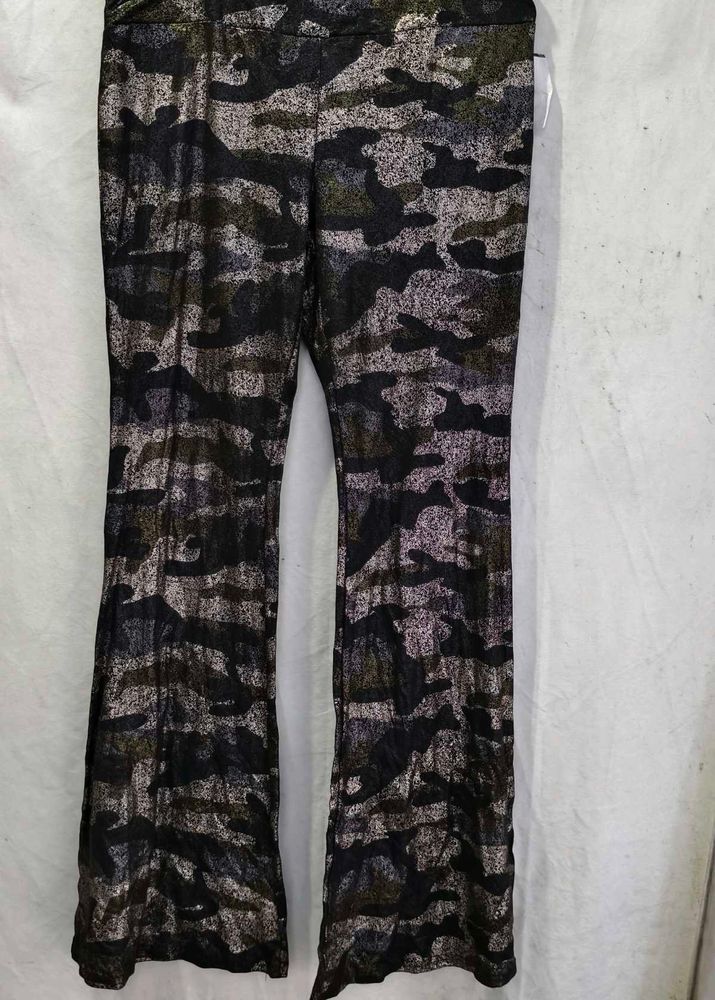 2629. Women's Camouflage Flare Pants