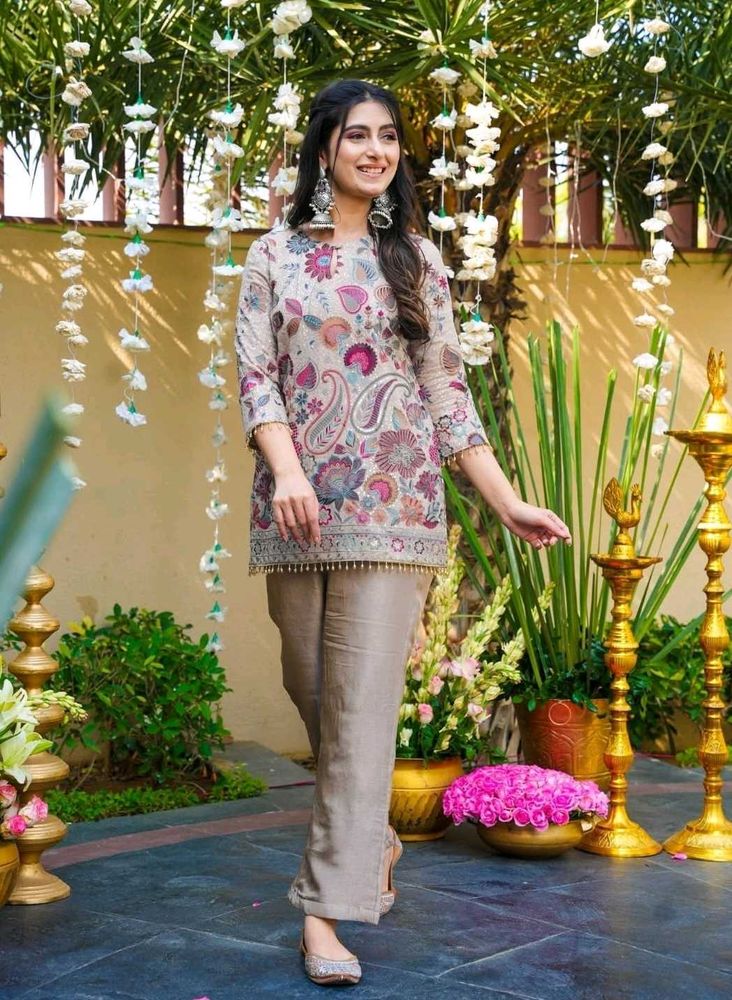 vichitra SILK kurtha set