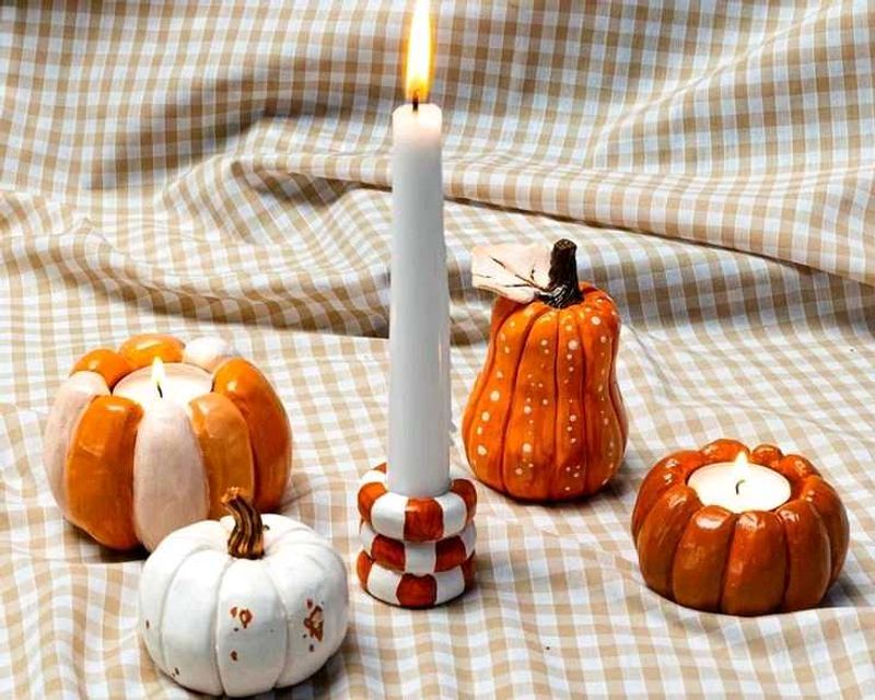 Halloween lighting decor.