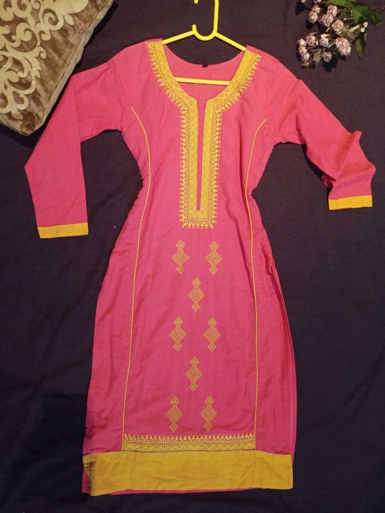 Women Pink Cotton Sequence Embroidered Kurti-S