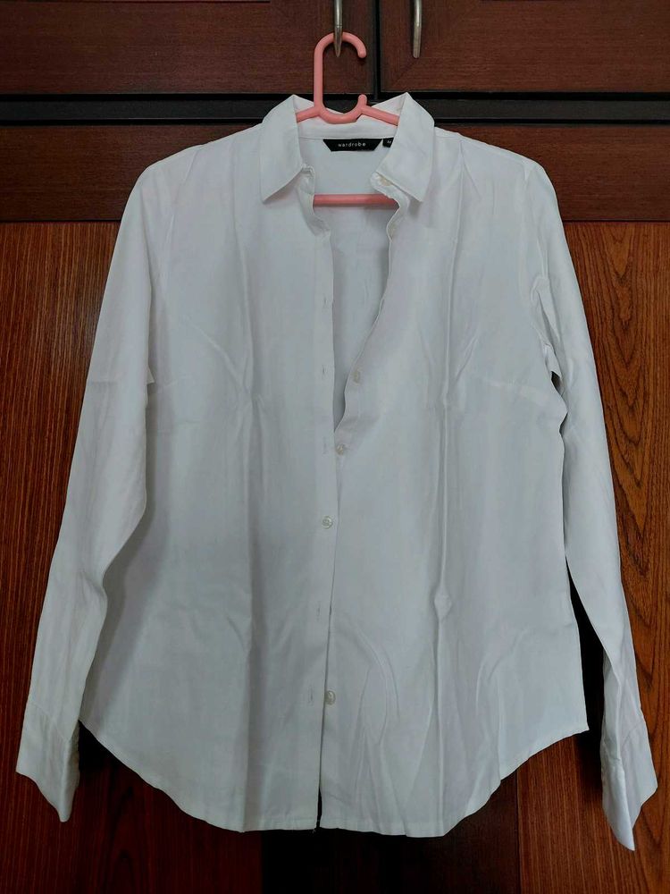Classic White Long Sleeve Shirt Size M (Wardrobe)