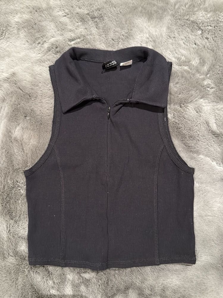 Ribbed Zipper Collar Crop Top