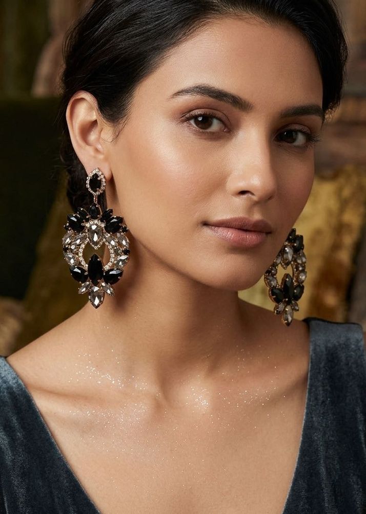 Exquisite Black &amp; Crystal Statement Earrings
