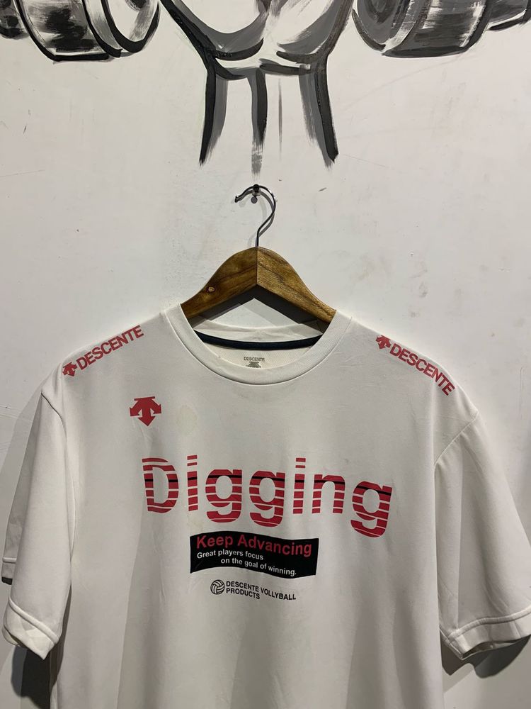 Descente "Digging" Graphic T-Shirt (T544)