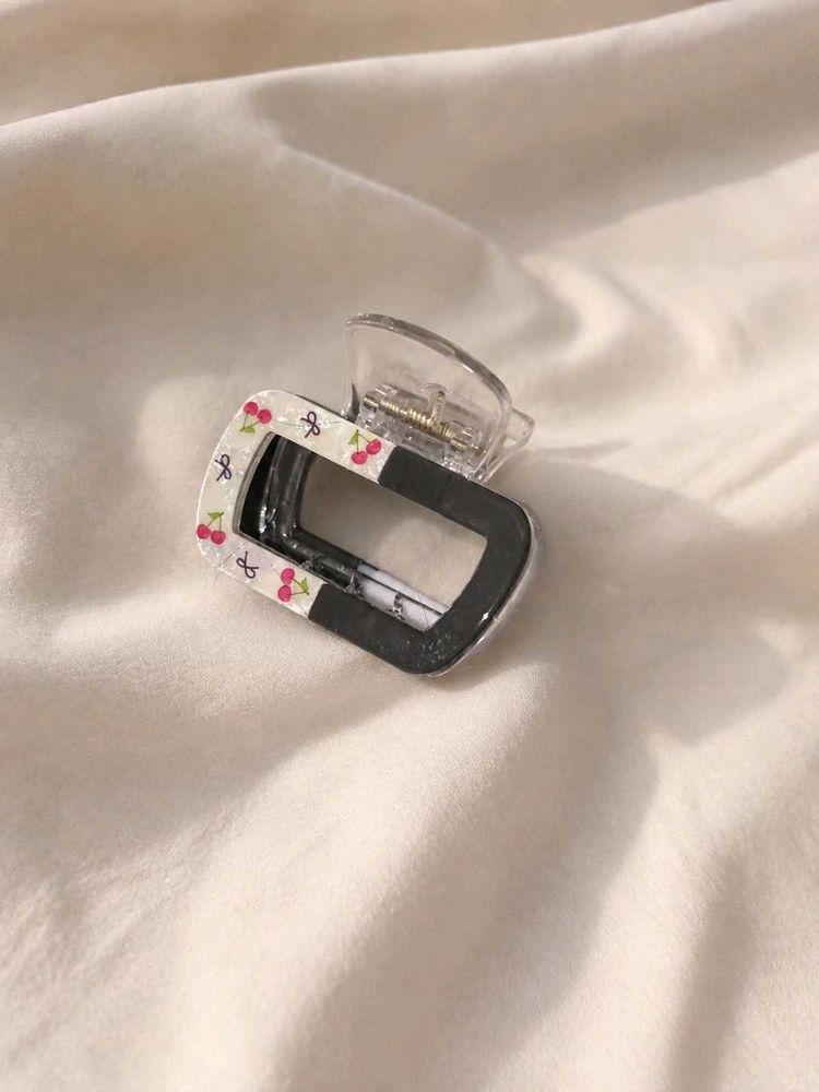Korean Cherry Claw Clip
