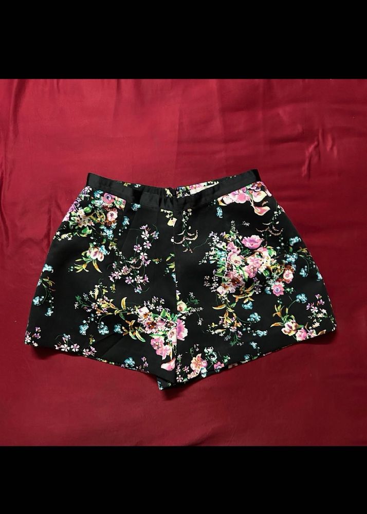 Floral Black Shorts
