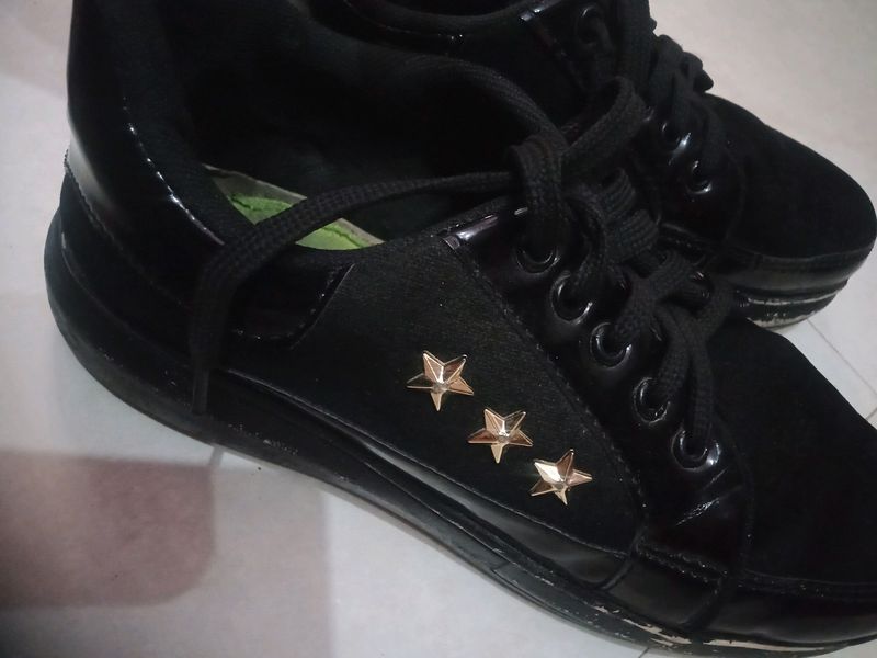 Black Shoes For Girls