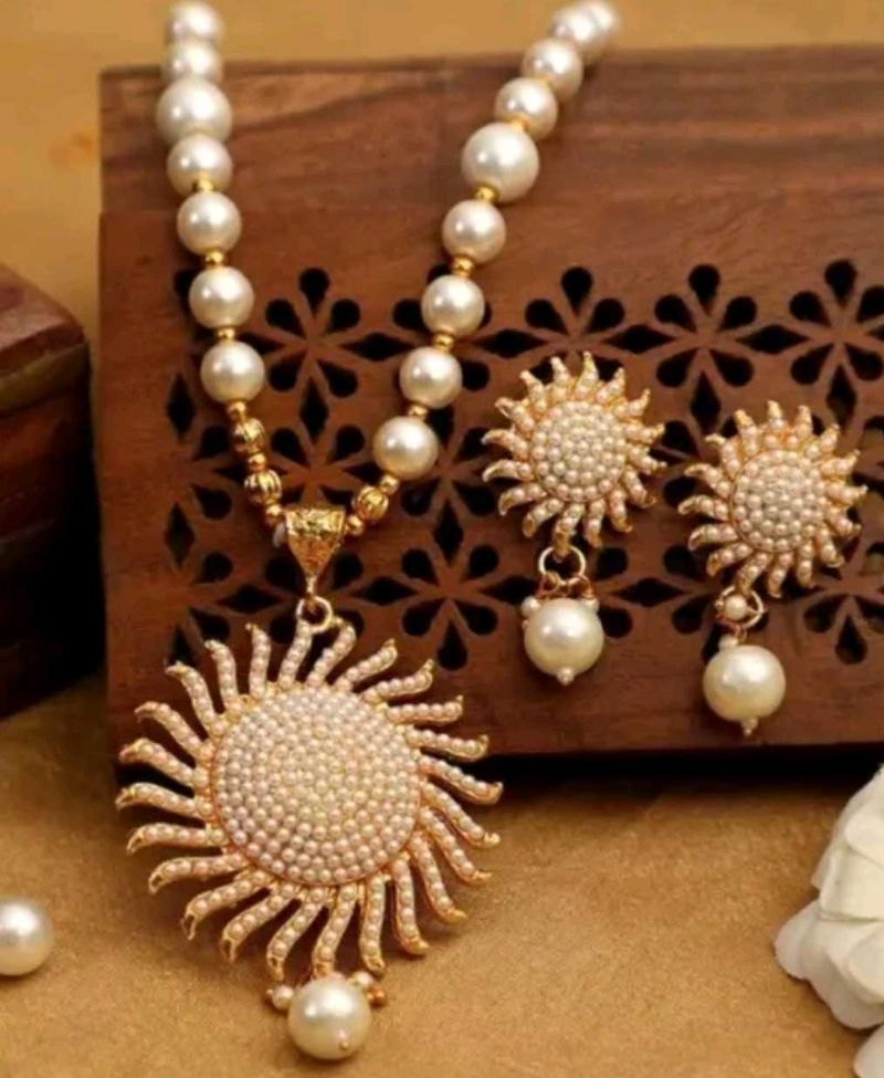 Sun Motif Pearl Necklace &amp; Earrings Set