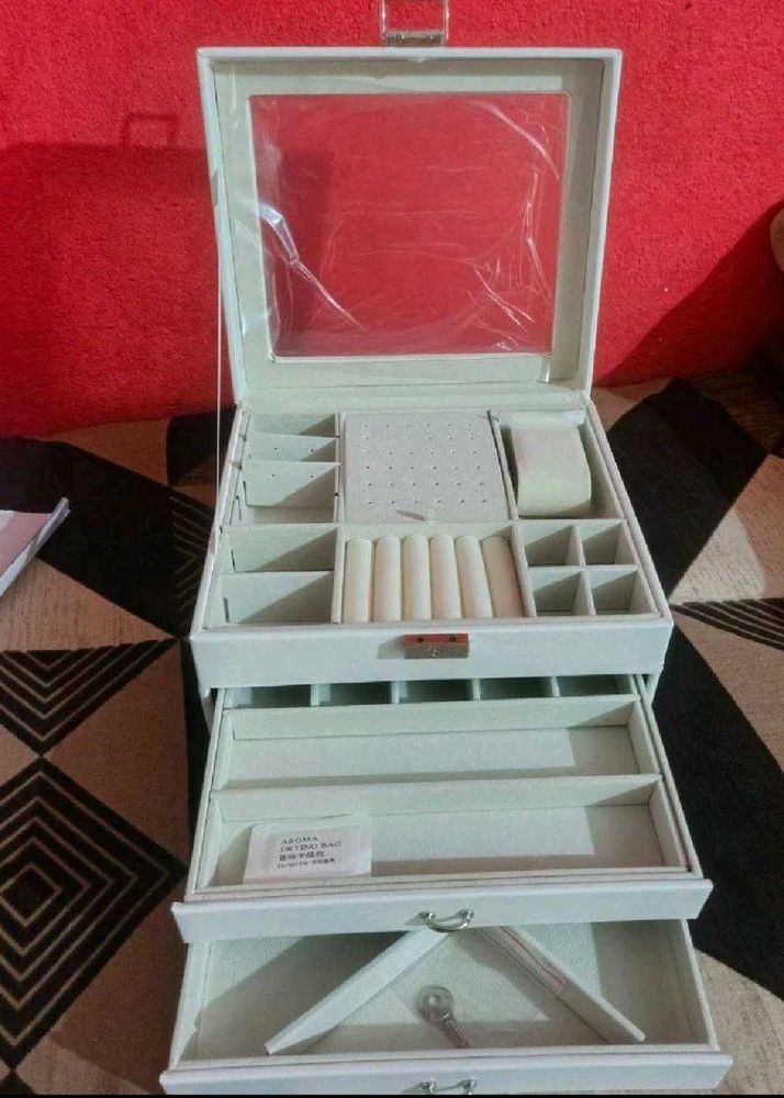 Elegant Jewelry Organizer Box
