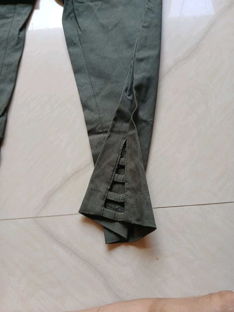 Stylish Cropped Pants with Cutout Detail