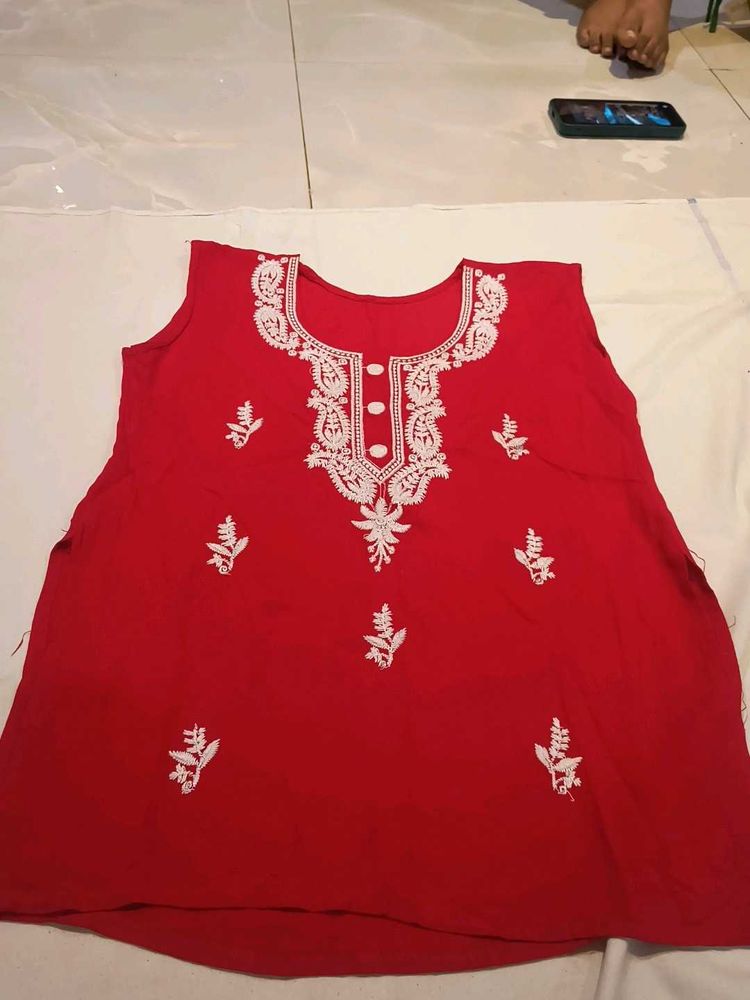 Red Embroidered Kurta - Elegant Ethnic Style