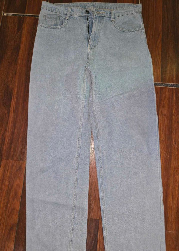 Light Wash Relaxed Fit Jeans