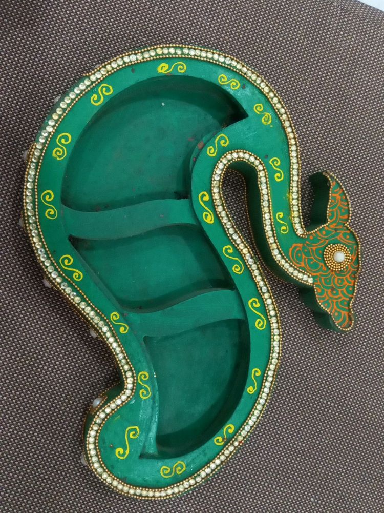 Peacock Stylish Fry Fruit Box