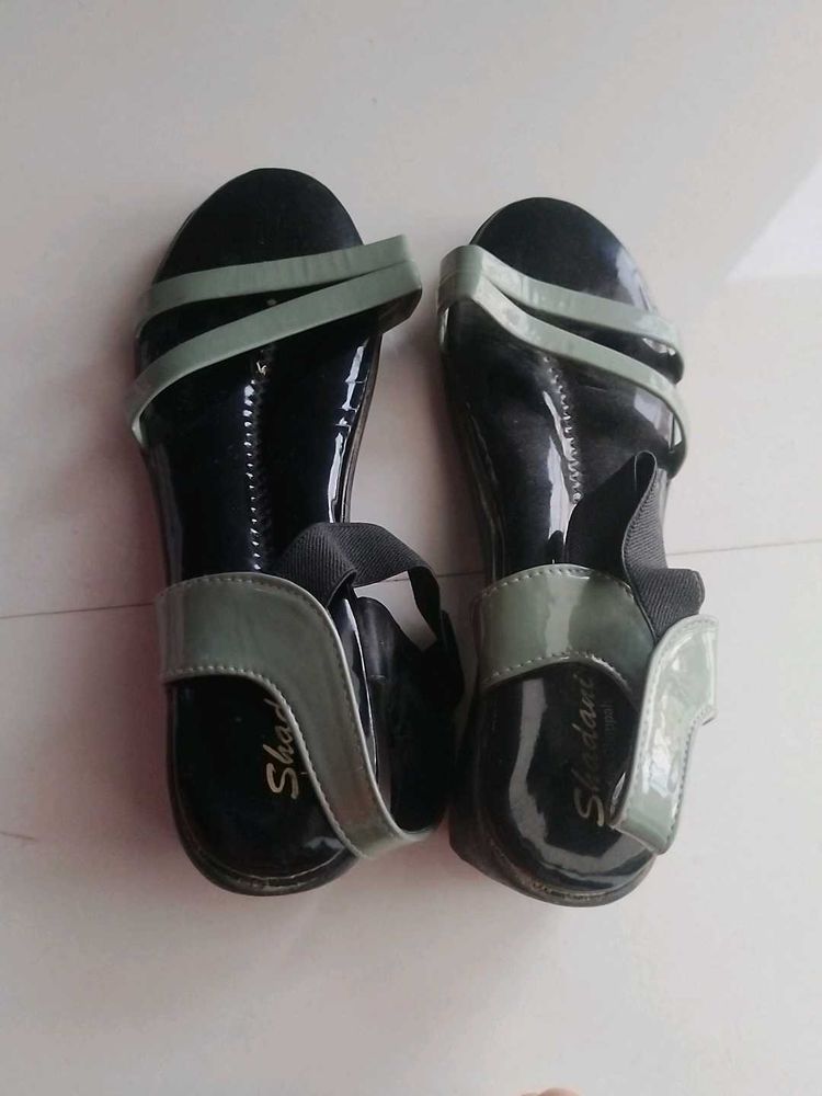 Sandal