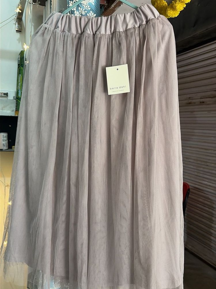Skirt - Stylish &amp; Flowy!
