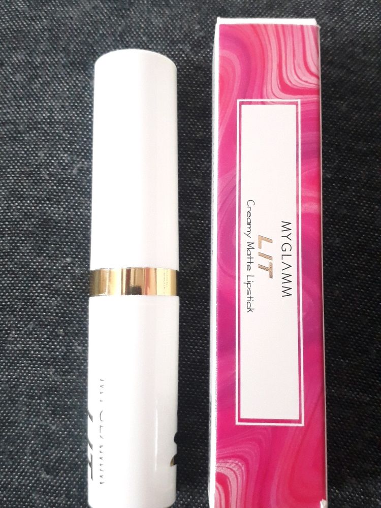 Myglamm Lit Matte Lipstick Bloody Mary
