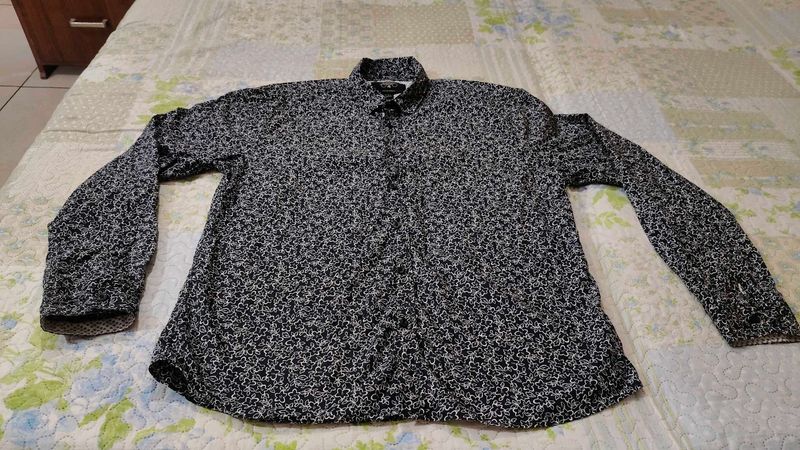 Men's Black &amp; White Patterned Long Sleeve Shirt