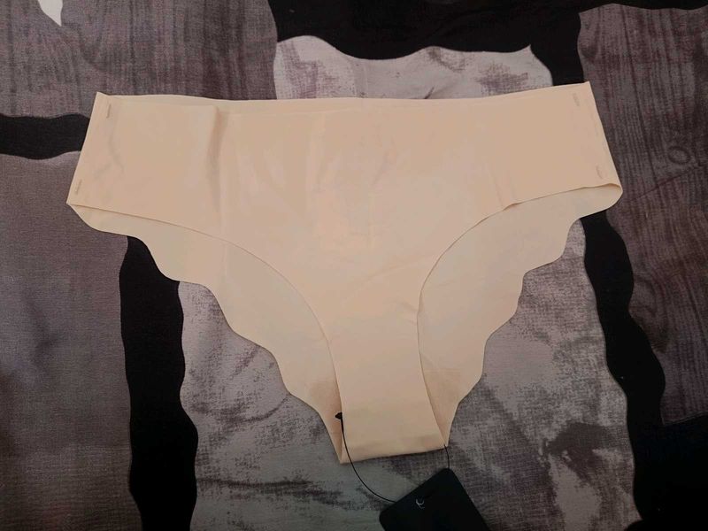 Seamless panty