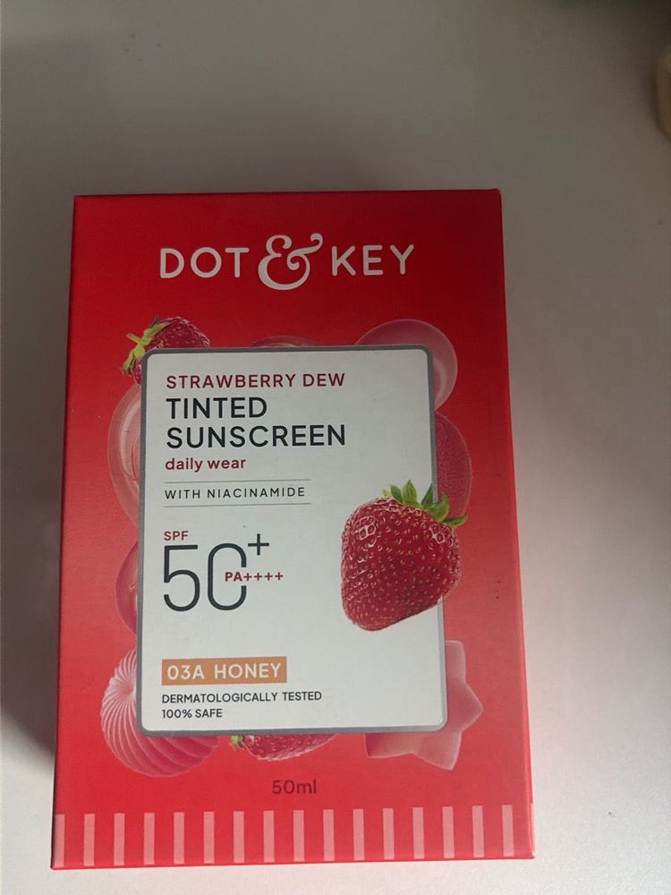 DOT &amp; KEY Strawberry Tinted Sunscreen SPF 50+
