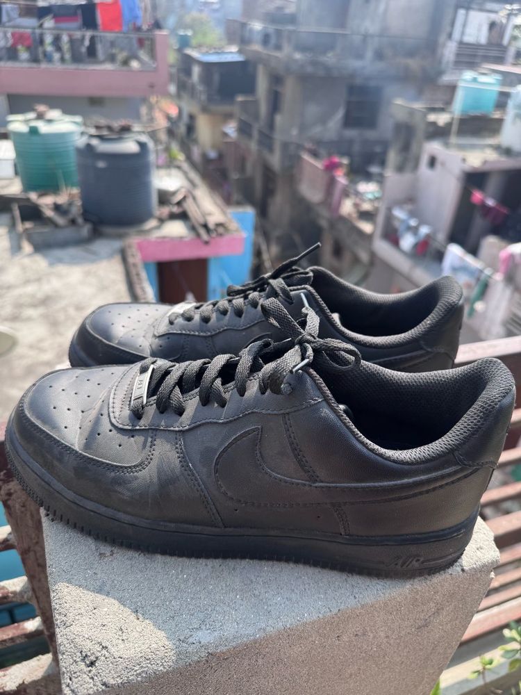 Classic Black Nike Air Force 1 Sneakers