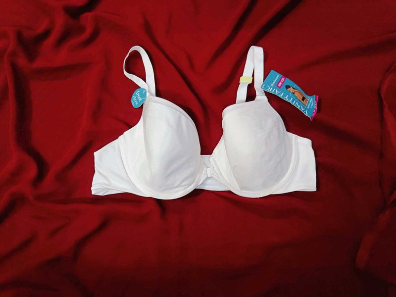 🇳🇿💫🎀Vanity Fair White Bra
