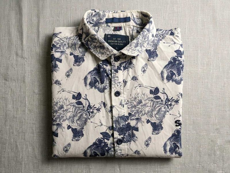 Men's Floral Print Button-Up Shirt