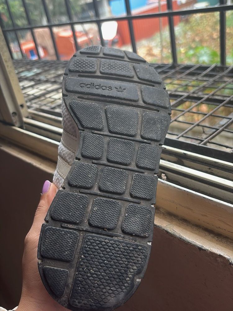Adidas Swift Run Sneaker
