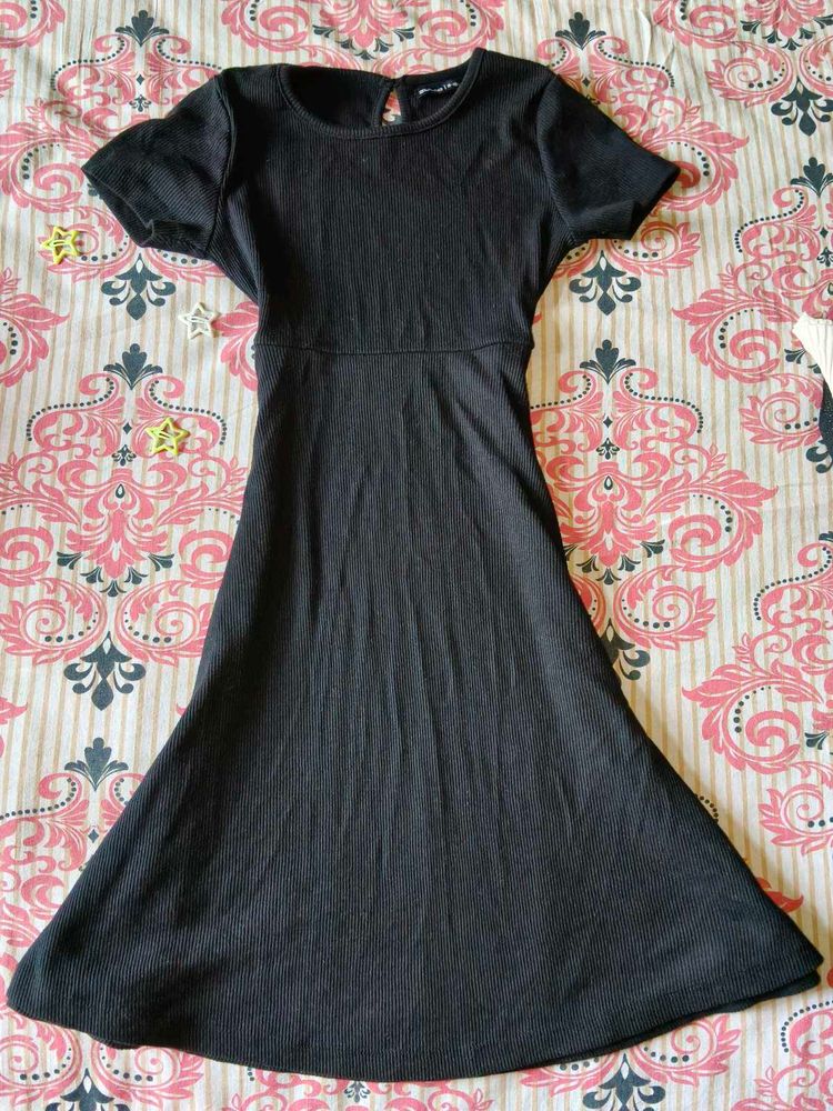 Classic Zudio black ribbed fit &amp; Flare Dress⋆˚꩜｡