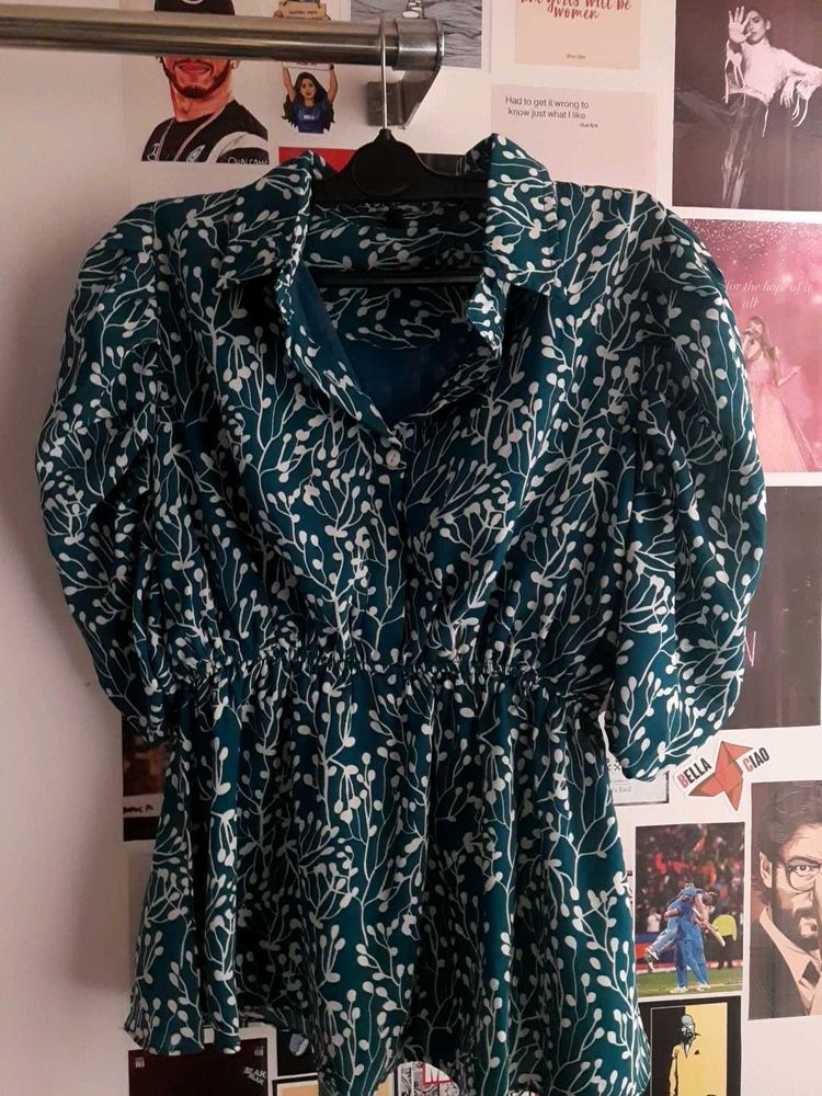 Chic Floral Print Collared Top