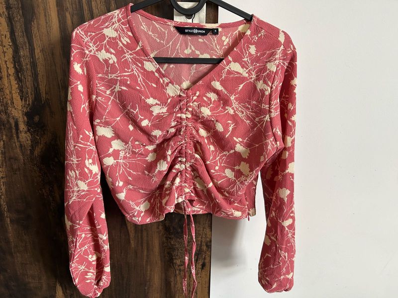 Chic Pink Floral Ruched Crop Top