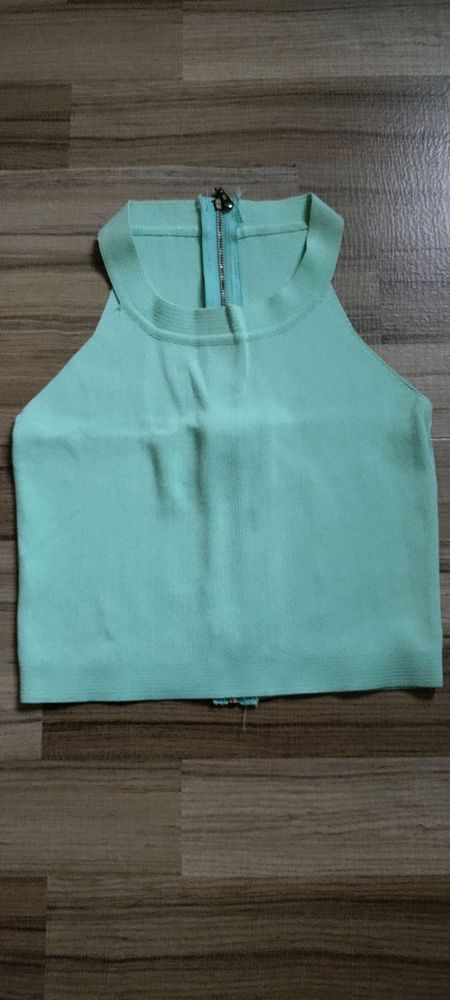 sexy green  crop top.