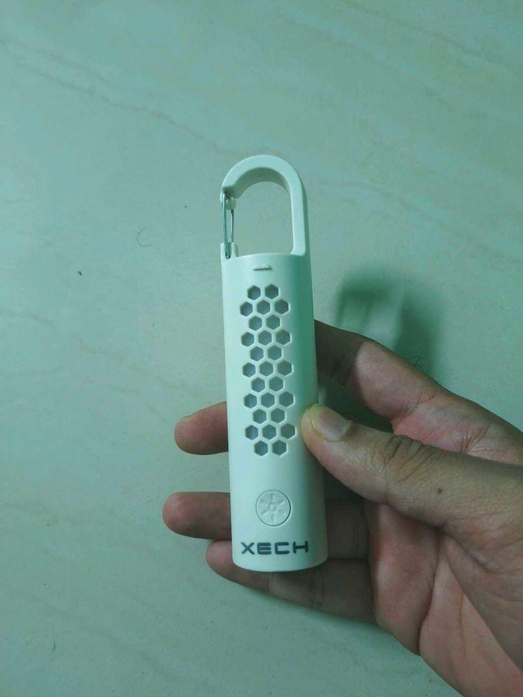 XECH Portable Carabiner torch/lamp