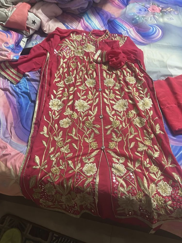 Elegant Red Kurta Set with Gold Embroidery