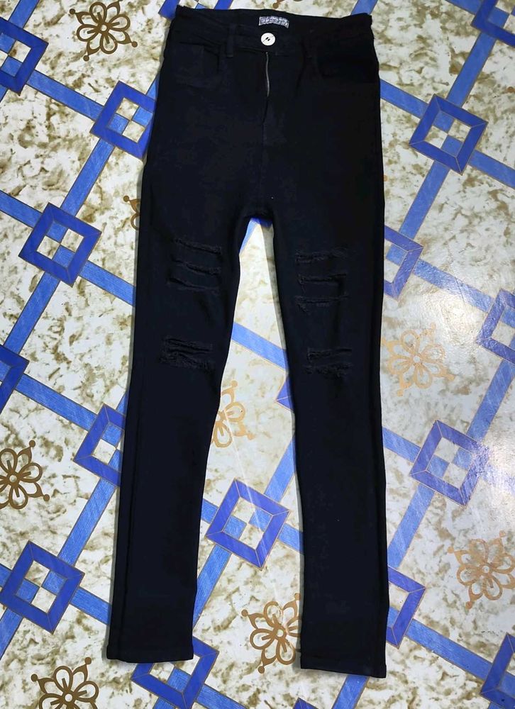 Black Ripped Skinny Jeans