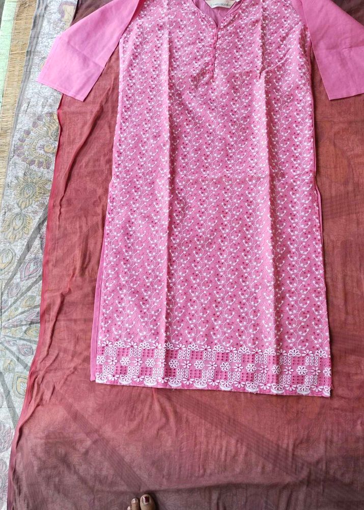 Beautiful Pink Embroidered Kurta
