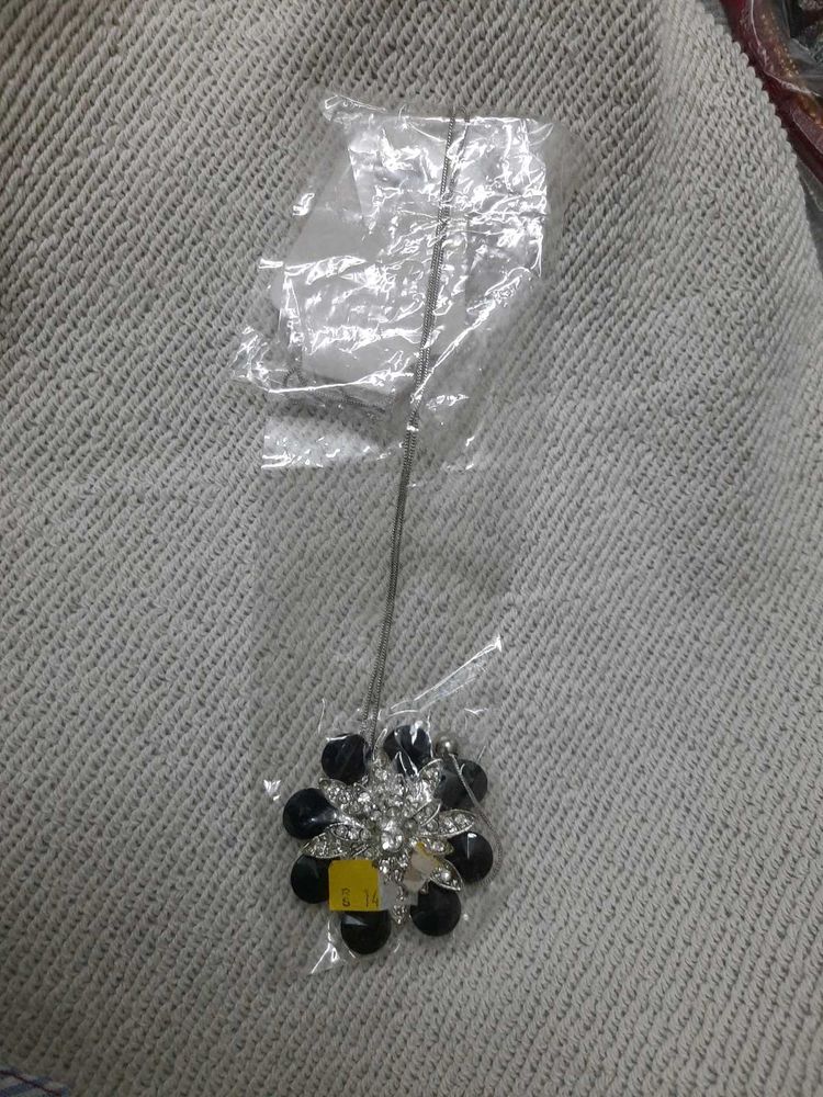Flower Lapel locketwith chain