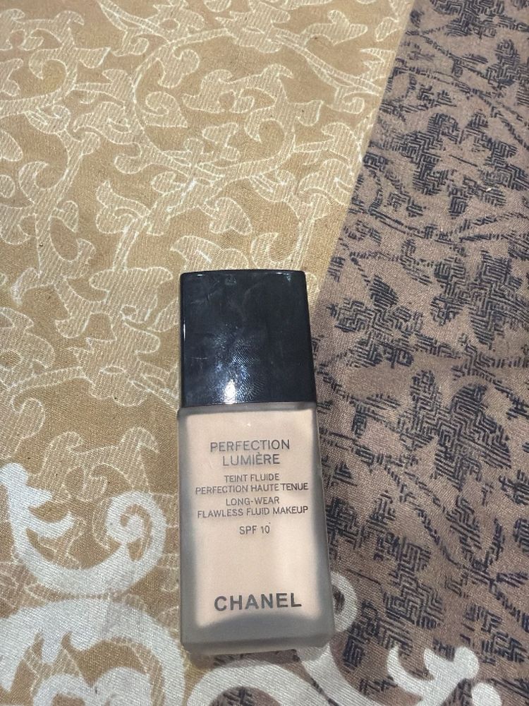Chanel Perfection Lumiere Foundation