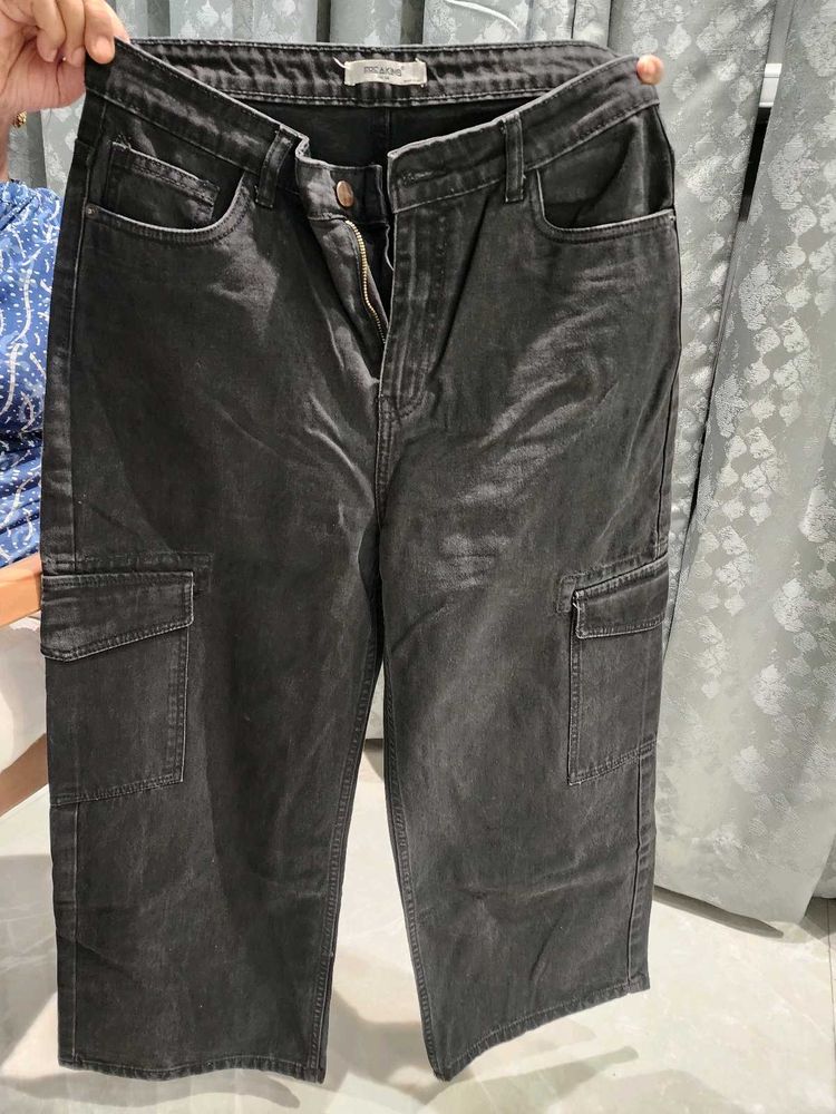 Stylish Black Cargo Jeans