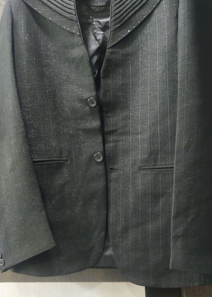 Part Wear Blazer For Men  Chest 42 Waist 32 Ysed Once In Marriage