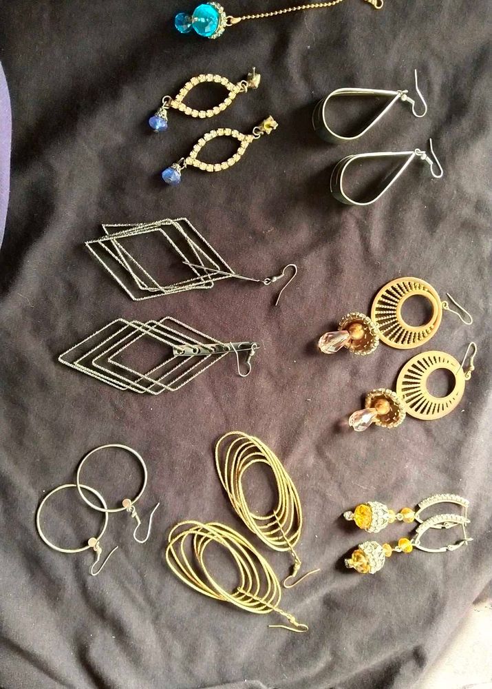 Assorted Women's Earrings Set