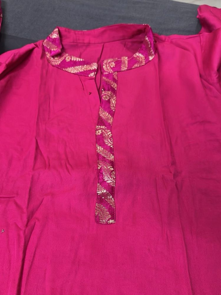 Elegant Pink Kurta with Embellished Neckline
