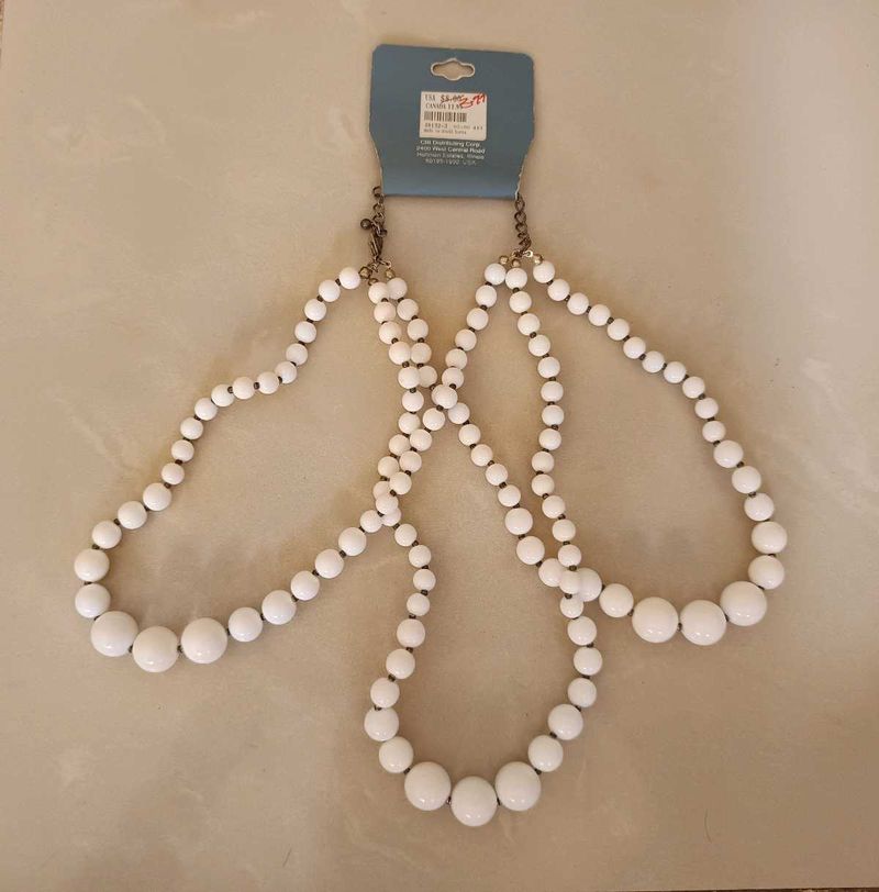 Three Pieces Elegant White Beaded Necklace Set