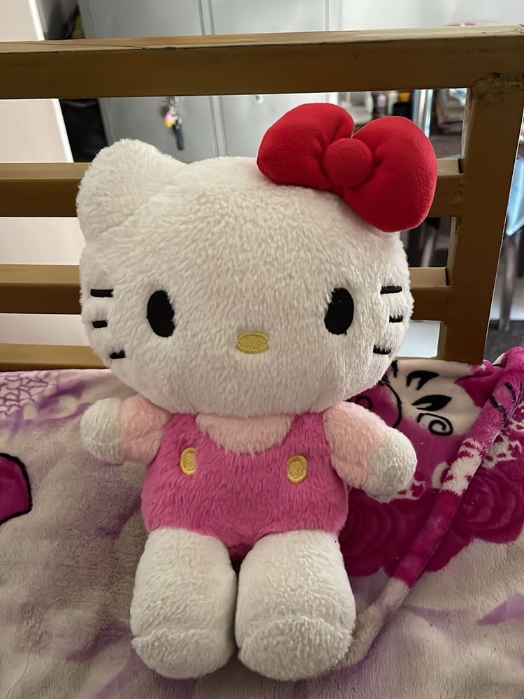 Cute Hello Kitty Plush Toy