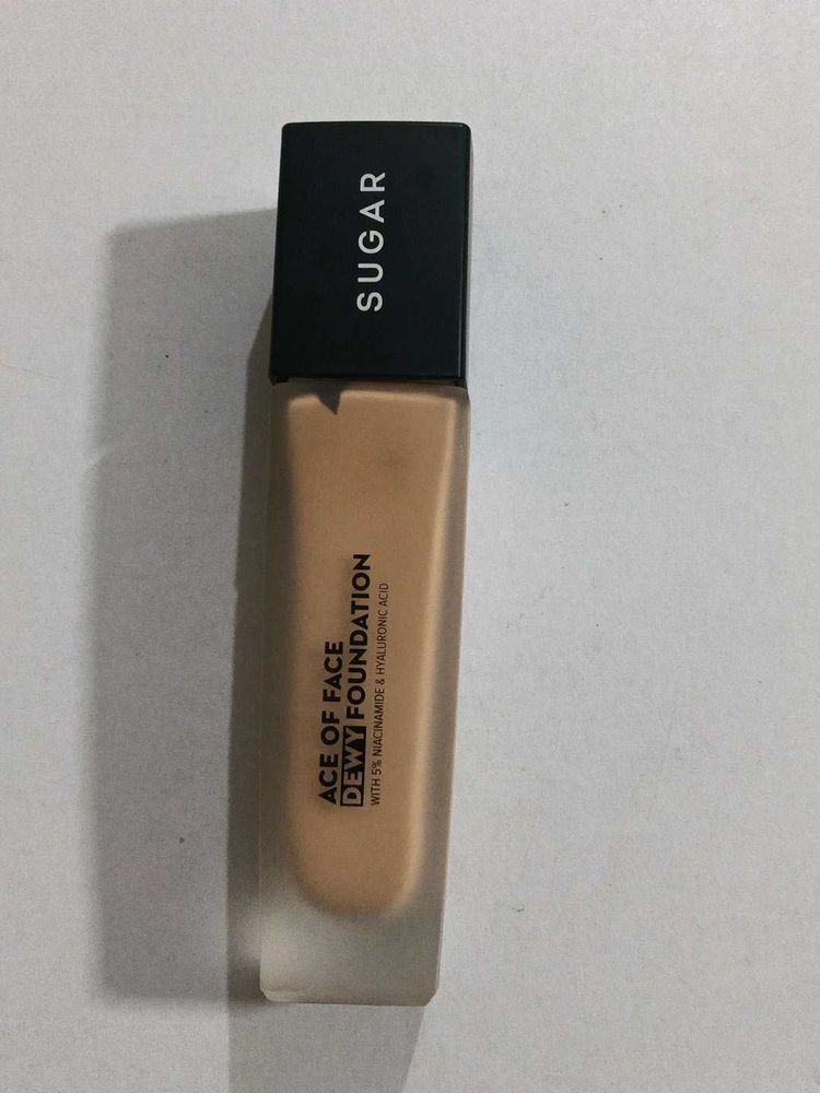 SUGAR Ace of Face Dewy Foundation