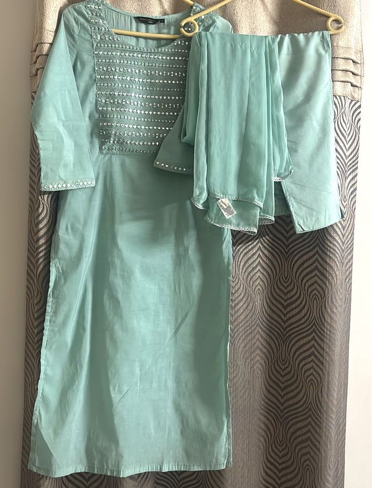 Elegant Mint Green Kurta Set with Sequins
