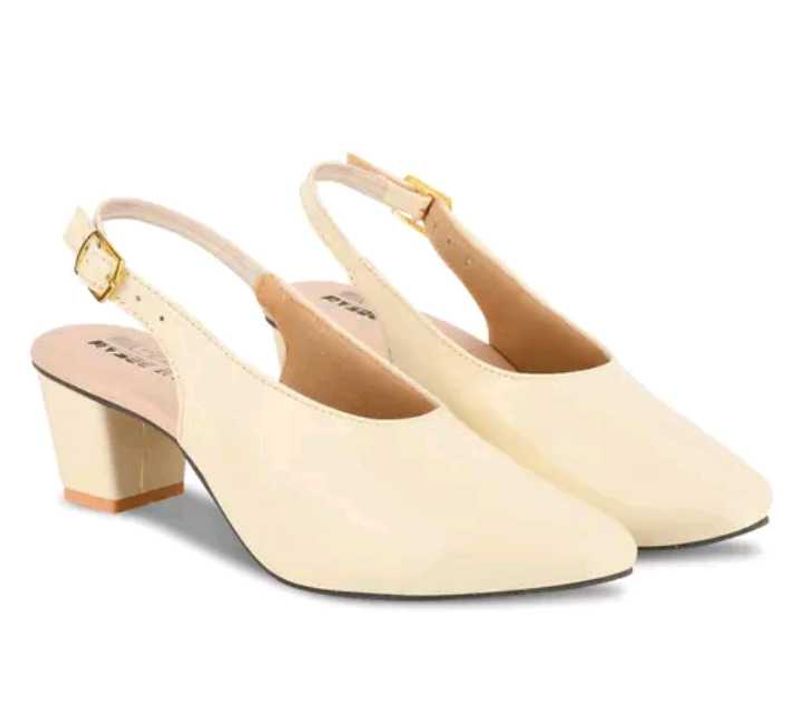 👠 Women’s Cream Block Heel Pumps – Brand New