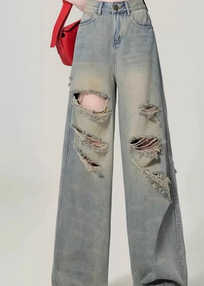 Distressed Wide Leg Jeans