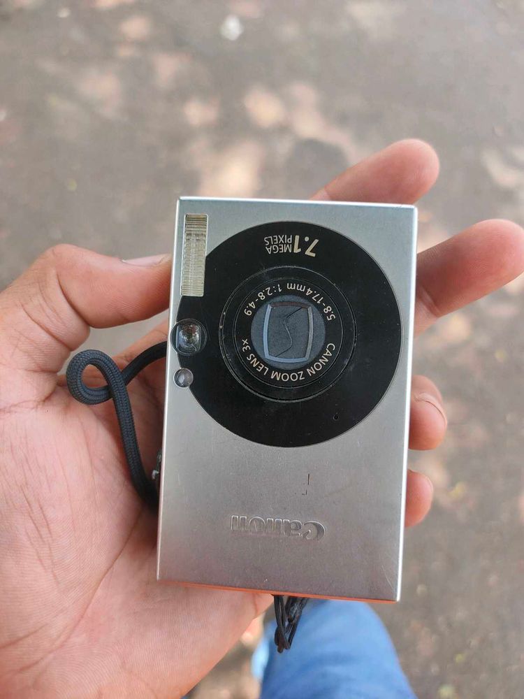 IXUS 70 Canon Digital Camera