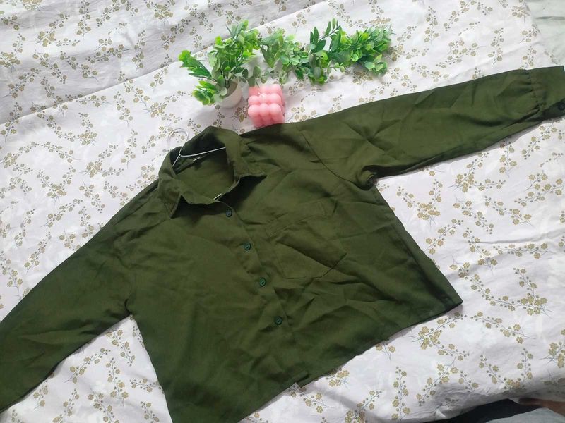 Olive Green Collared cropped Button-Up Top