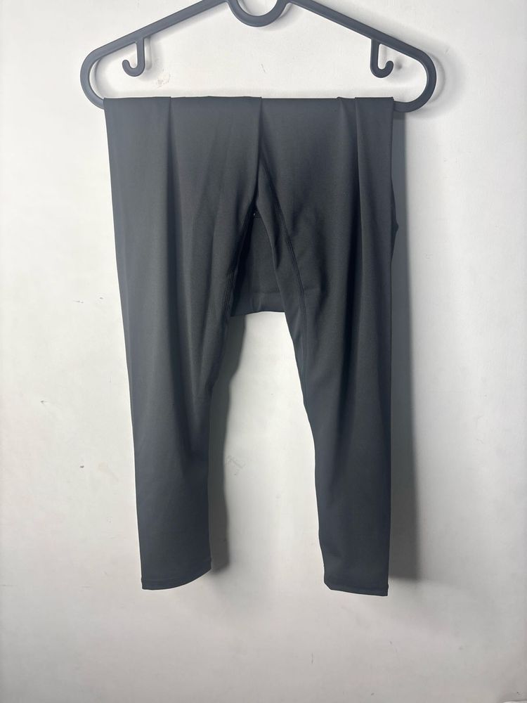 Black Casual workout legging.